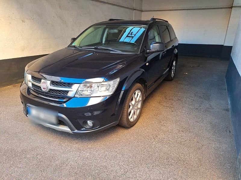 Schwarz Gebraucht 2012 Fiat Freemont SUV | 6.750 € (Fairer Preis) - Bild 1/4