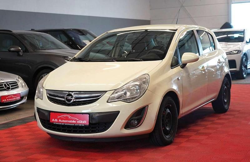 Weiß Gebraucht 2013 Opel Corsa Active Limousine | 2.750 € (Guter Preis) - Bild 1/4