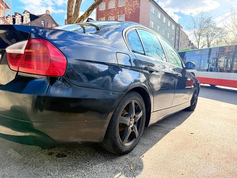 Gebraucht BMW 320 150 PS (110 kW) 2005 Gelb Limousine