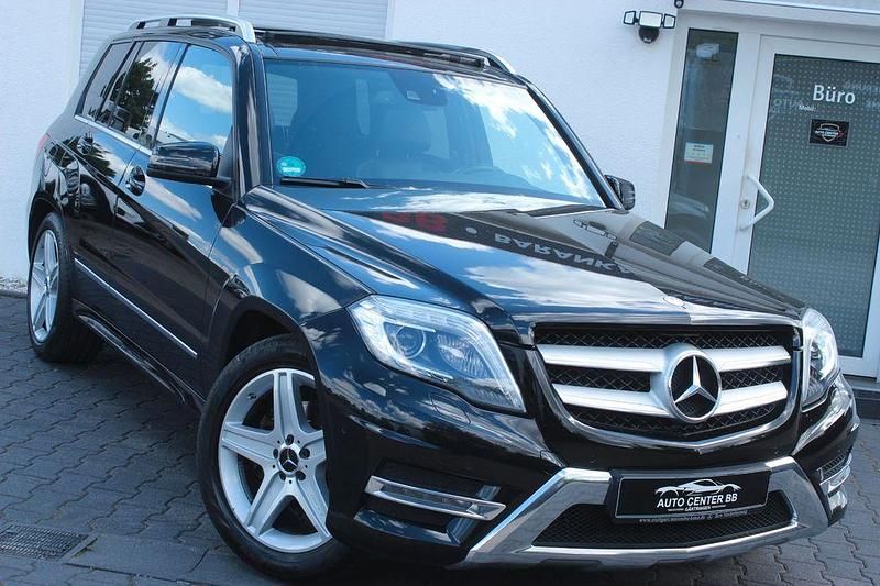 Schwarz Gebraucht 2015 Mercedes GLK250 AMG SUV | 17.500 € (Fairer Preis) - Bild 1/4