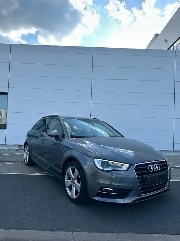 Gebraucht Audi A3 Ambiente 150 PS (110 kW) 2014 Grau Limousine