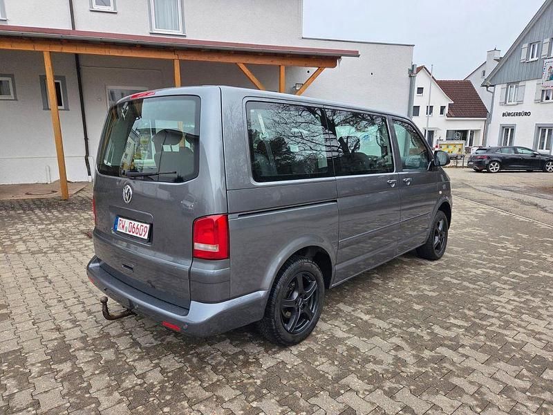 Gebraucht VW Caravelle Comfortline 102 PS (75 kW) 2010 Grau Van / Kleinbus