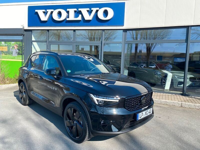 Schwarz Gebraucht 2025 Volvo XC40 Business Edition SUV | 47.900 € (Teuer) - Bild 1/4