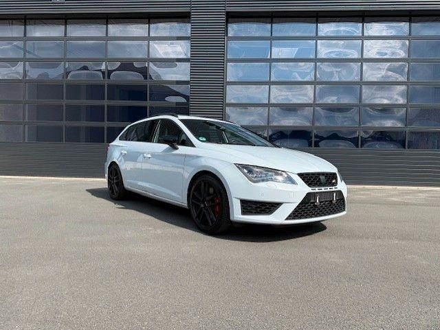 Grau Gebraucht 2015 Cupra Leon Kombi | 13.500 € (Fairer Preis) - Bild 1/4