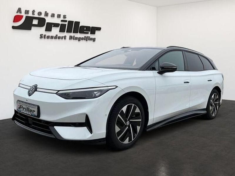 Weiß Gebraucht 2025 VW ID.7 Pro Kombi | 49.900 € - Bild 1/4