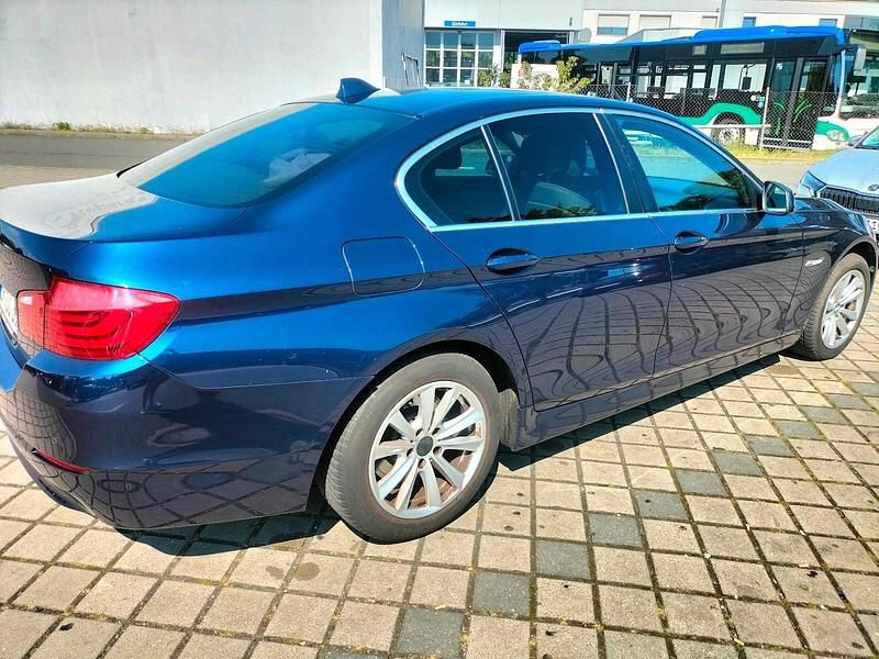 Blau Gebraucht 2011 BMW 525 Limousine | 7.200 € (Superpreis) - Bild 1/4