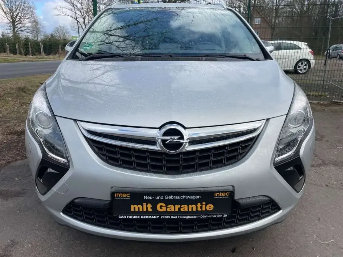 Gebraucht Opel Zafira Tourer Innovation 140 PS (102 kW) 2013 Argon silber/ice silver (m2) Van / Kleinbus