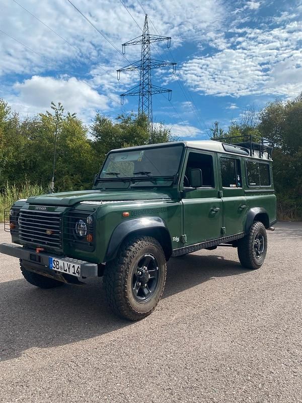 Grün Gebraucht 2002 Land Rover Defender SUV | 23.000 € - Bild 1/4