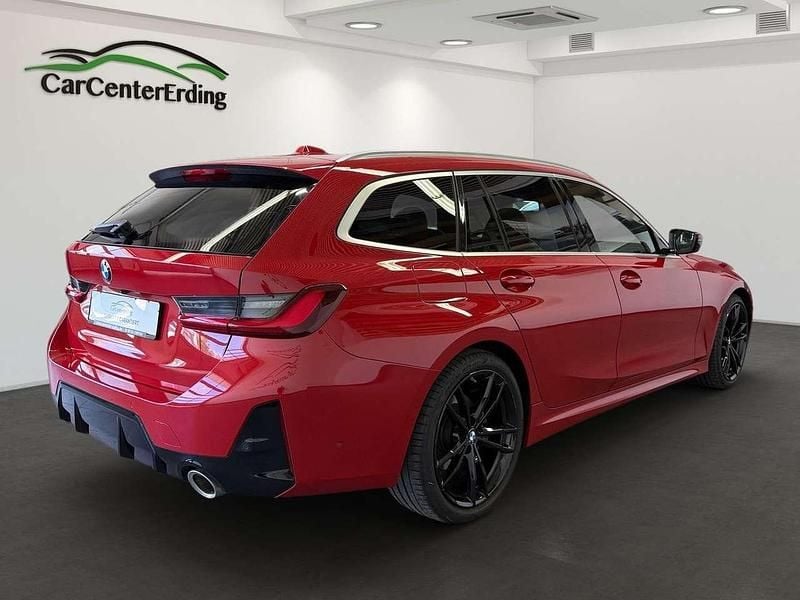 Gebraucht BMW 320 M Sport 190 PS (139 kW) 2023 Melbournerot metallic Kombi