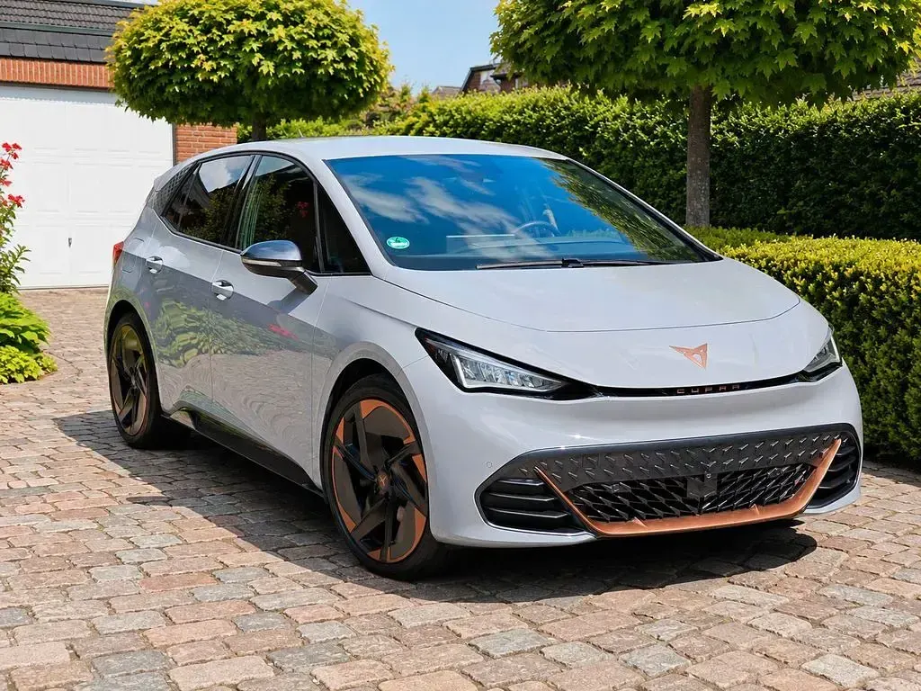 Używany Cupra Born 169 kW (231 KM) 2022 Szary Hatchback