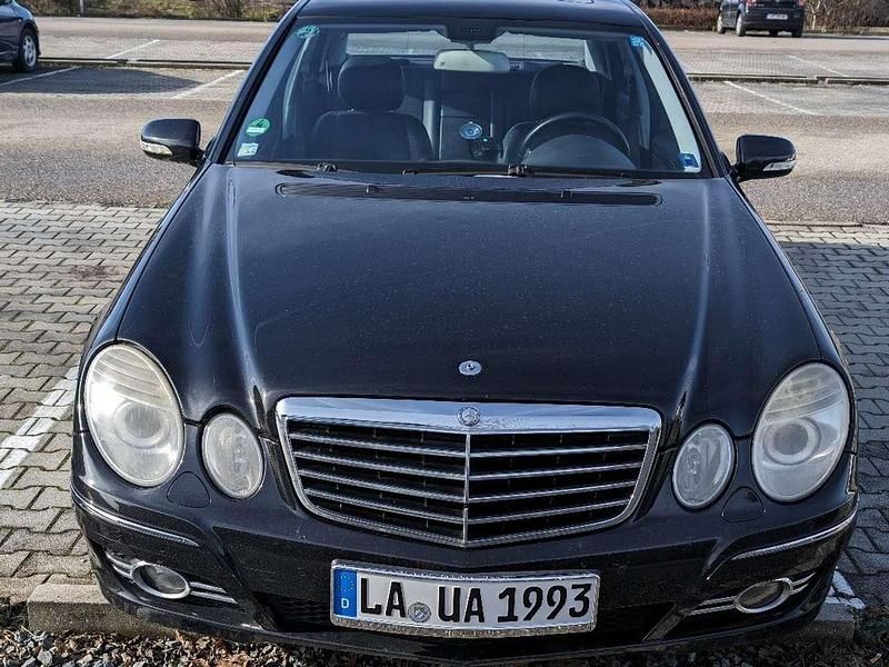 Gebraucht Mercedes E280 Avantgarde 190 PS (139 kW) 2006 Schwarz Limousine