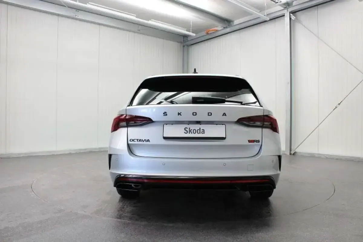 Gebraucht Skoda Octavia RS 200 PS (147 kW) 2023 Silber Kombi