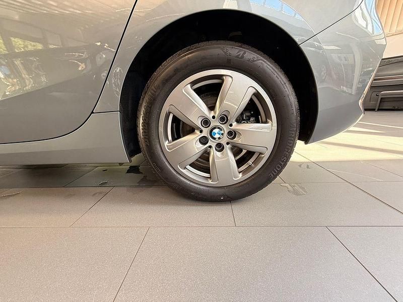 Skyscraper grau metallic Gebraucht 2022 BMW 118 Advantage Kleinwagen | 23.650 € (Fairer Preis) - Bild 1/4