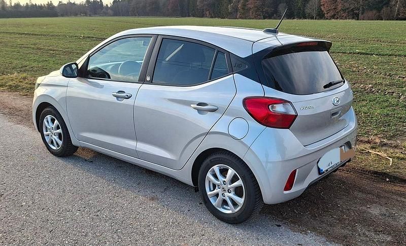 Gebraucht Hyundai i10 Edition 30 67 PS (49 kW) 2021 Silber Kleinwagen