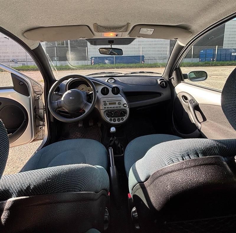 Second-hand Ford Ka 70 CP (51 kW) 2008 Argintiu Hatchback