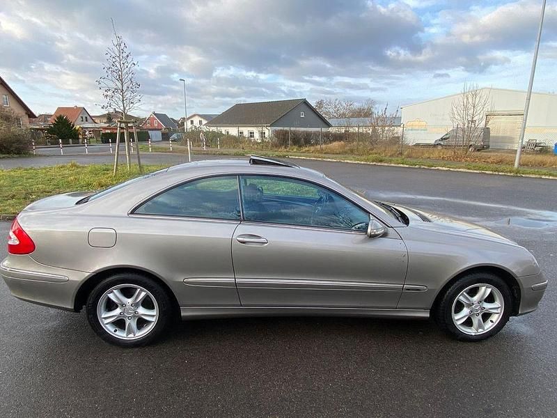 Gebraucht Mercedes CLK200 Avantgarde 163 PS (119 kW) 2004 Gold Coupé