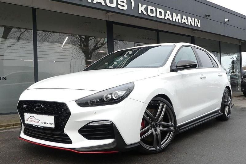 Weiß Gebraucht 2020 Hyundai i30 N Performance Limousine | 20.950 € (Guter Preis) - Bild 1/4