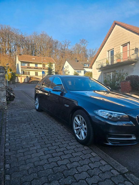 Gebraucht BMW 518 150 PS (110 kW) 2015 Schwarz Kombi