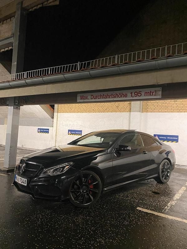 Gebraucht Mercedes E350 258 PS (189 kW) 2015 Schwarz Coupé