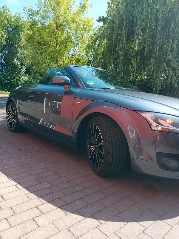 Grau Gebraucht 2007 Audi TT Cabrio | 11.490 € (Fairer Preis) - Bild 1/4