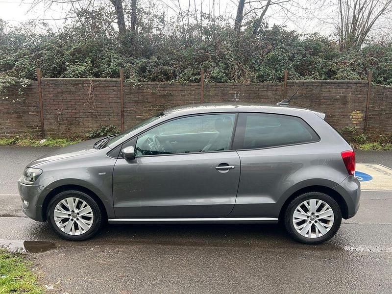 Gebraucht VW Polo Life 86 PS (63 kW) 2013 Grau Kleinwagen