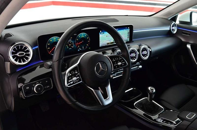 Gebraucht Mercedes A200 163 PS (119 kW) 2018 Weiß Limousine