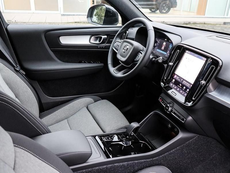 Gebraucht Volvo XC40 Plus 163 PS (119 kW) 2025 Grau SUV