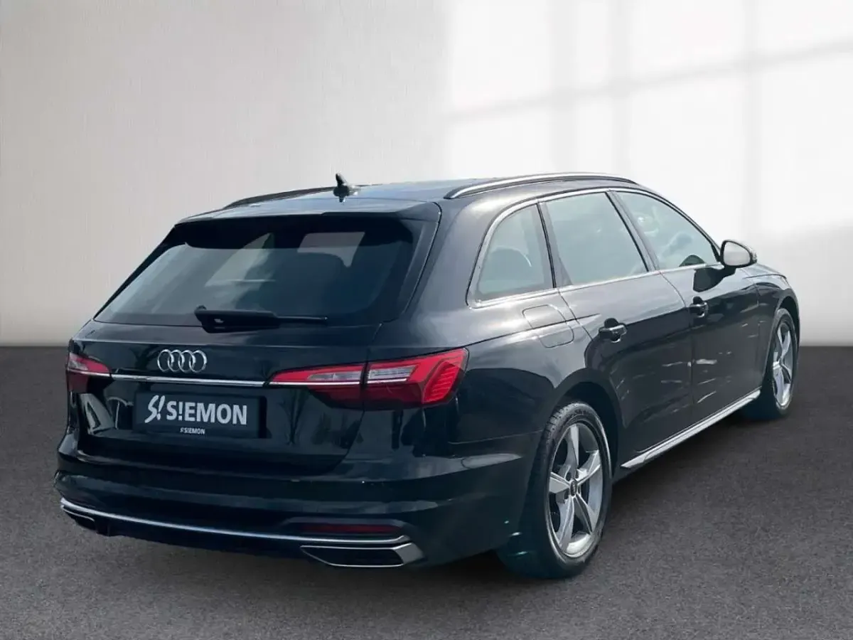 Gebraucht Audi A4 Advanced 163 PS (119 kW) 2022 Schwarz Kombi