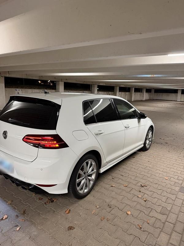 Gebraucht VW Golf VII R 175 PS (128 kW) 2016 Weiß Kleinwagen