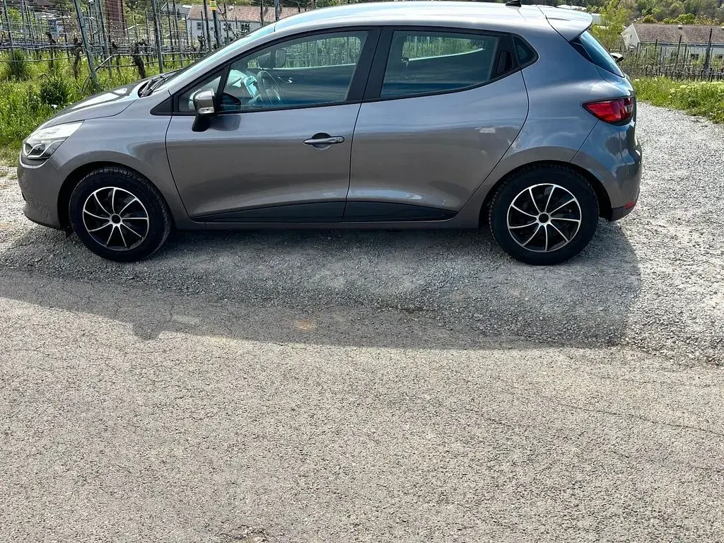 Gebraucht Renault Clio Collection 75 PS (55 kW) 2013 Grau Limousine