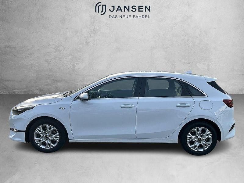Gebraucht Kia Ceed Vision 101 PS (74 kW) 2024 Weiß Kleinwagen