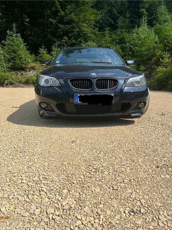 Schwarz Gebraucht 2005 BMW 545 Performance Kombi | 11.000 € (Fairer Preis) - Bild 1/4