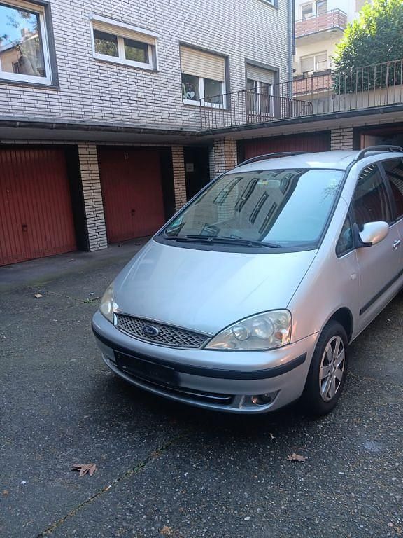 Gebraucht Ford Galaxy Ghia 131 PS (96 kW) 2004 Silber Van / Kleinbus