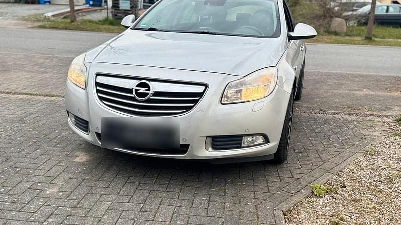 Usado Opel Insignia 136 HP (100 kW) 2010 Prateado Carrinha