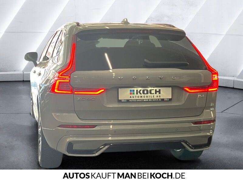 Gebraucht Volvo XC60 Plus 197 PS (144 kW) 2023 Andere farbe SUV