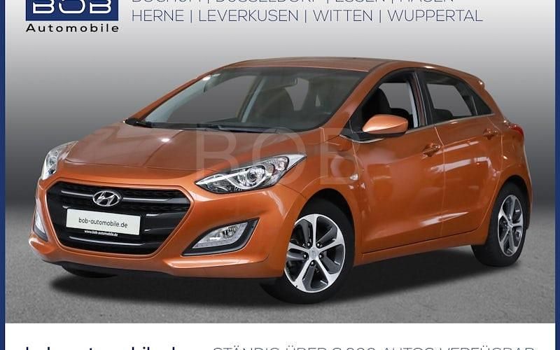Orange Gebraucht 2016 Hyundai i30 Limousine | 10.990 € (Fairer Preis) - Bild 1/4