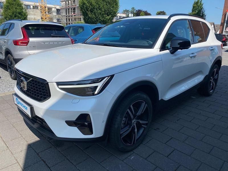 Gebraucht Volvo XC40 Plus 163 PS (119 kW) 2024 Weiß SUV