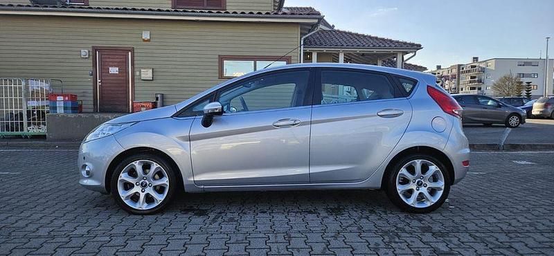 Gebraucht Ford Fiesta Titanium 82 PS (60 kW) 2009 Kleinwagen
