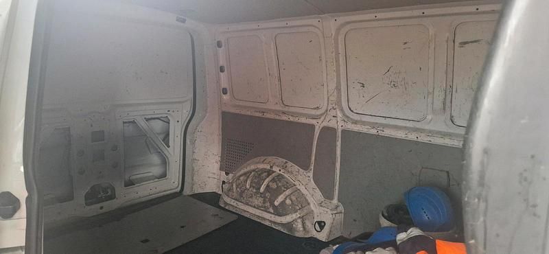 Gebraucht VW Transporter 102 PS (75 kW) 2016 Weiß Van