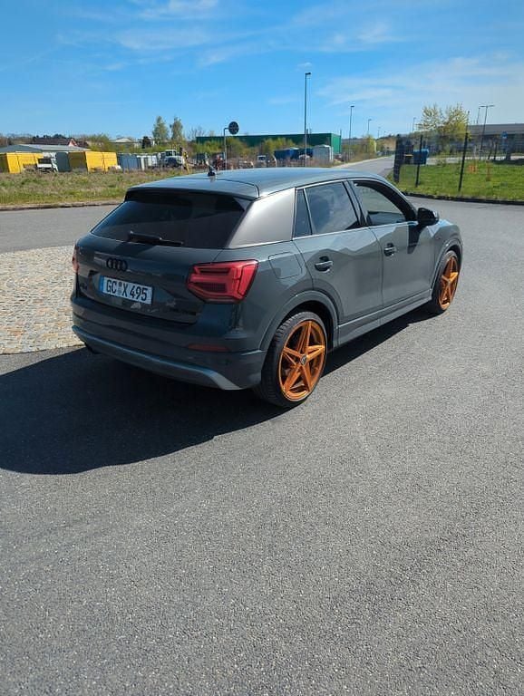 Second-hand Audi Q2 S-line plus 150 CP (110 kW) 2017 Gri SUV