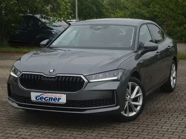 Gebraucht Skoda Superb Suite 150 PS (110 kW) 2024 Grau Limousine