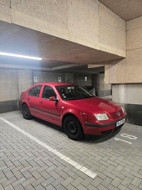 Rot Gebraucht 2001 VW Bora Limousine | 1.300 € (Fairer Preis) - Bild 1/4