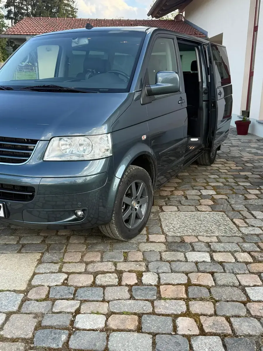 Gebraucht VW T5 174 PS (127 kW) 2009 Grau Van