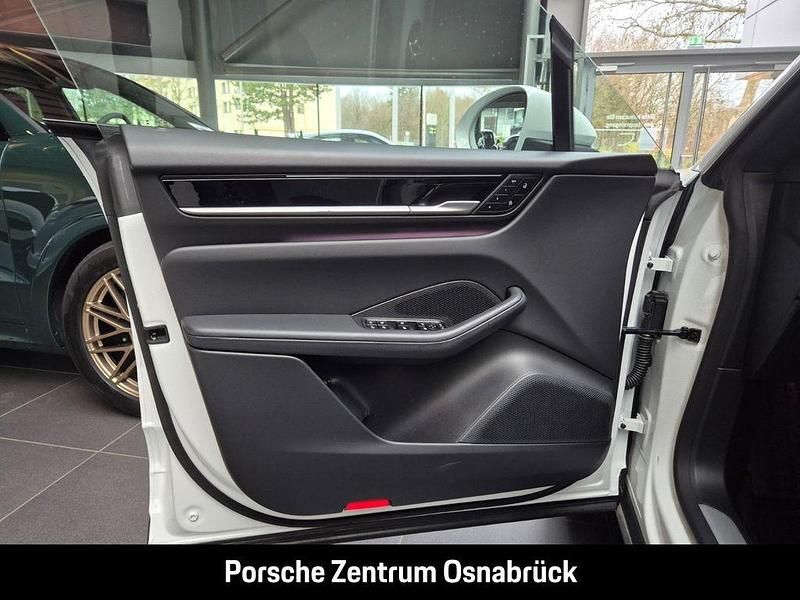 Gebraucht Porsche Macan 300 kW (408 PS) 2024 Grün (oakgrünmetallic neo) SUV
