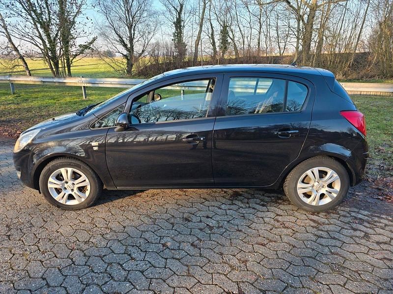 Gebraucht Opel Corsa Edition 86 PS (63 kW) 2010 Schwarz Kleinwagen