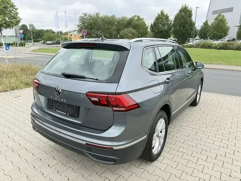 Gebraucht VW Tiguan Life 150 PS (110 kW) 2025 Grau SUV