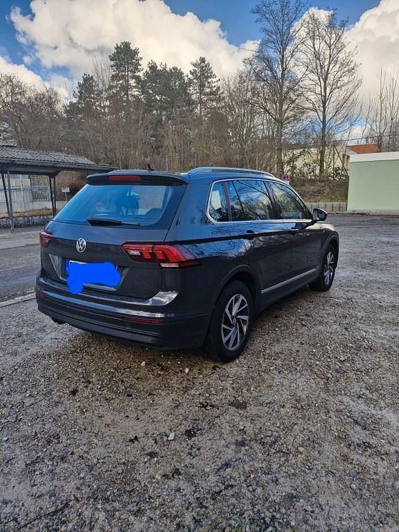 Gebraucht VW Tiguan Sound 150 PS (110 kW) 2017 Grau SUV