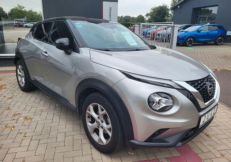 Silber Gebraucht 2020 Nissan Juke N-Connecta SUV | 15.680 € (Guter Preis) - Bild 1/4