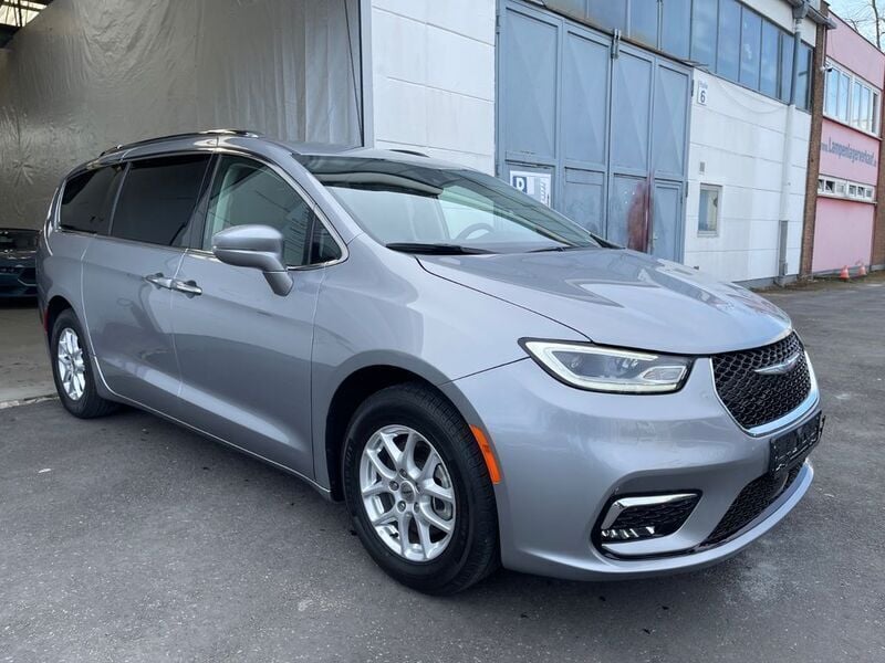 Grau Gebraucht 2021 Chrysler Pacifica Touring SUV | 28.700 € (Guter Preis) - Bild 1/4
