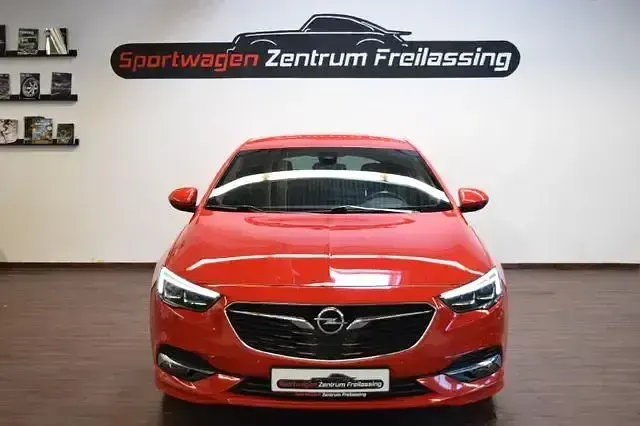 Second-hand Opel Insignia Dynamic 260 CP (191 kW) 2017 Roșu Berlinǎ